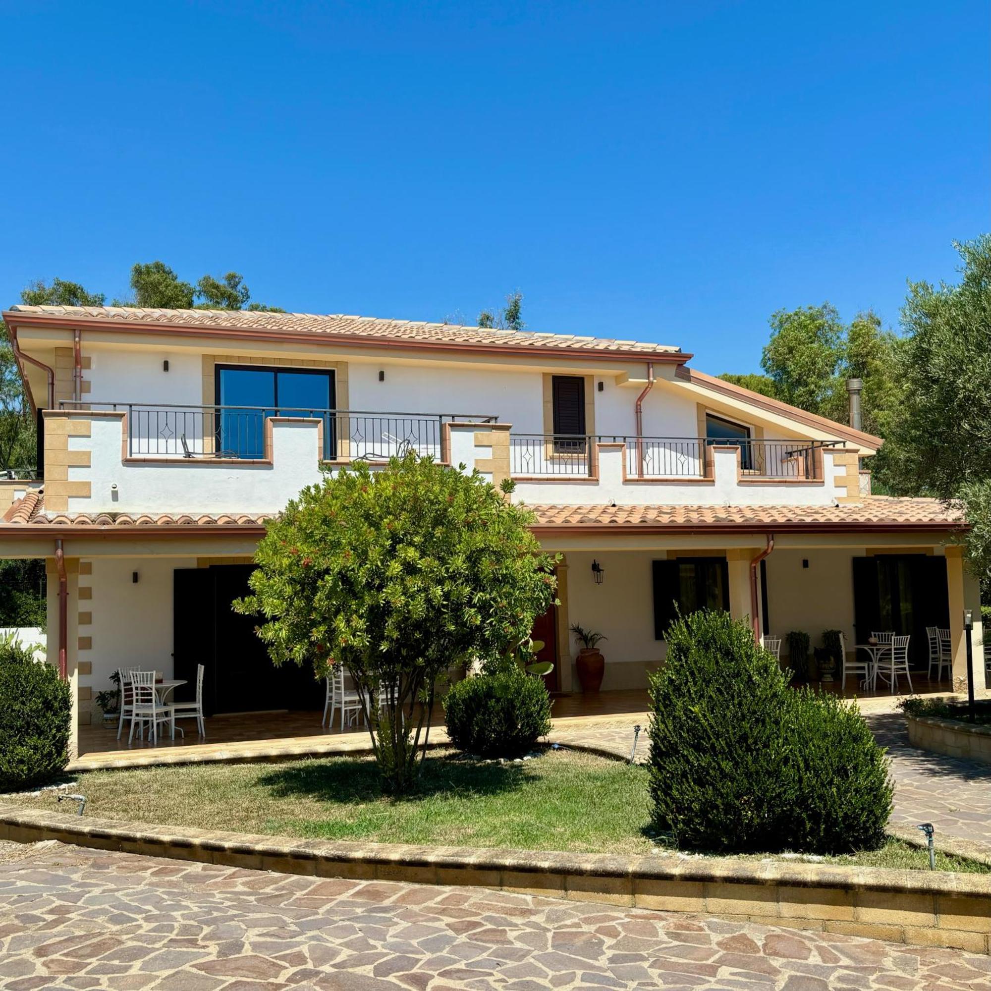 Bed and Breakfast Relais Ruggiero Ле-Кастелла Экстерьер фото